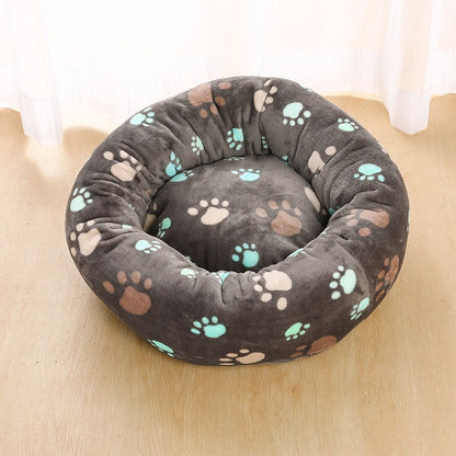 TEDDYLOUNGE - SUPER SOFT BEAR HUG PET BED FOR SMALL PETS